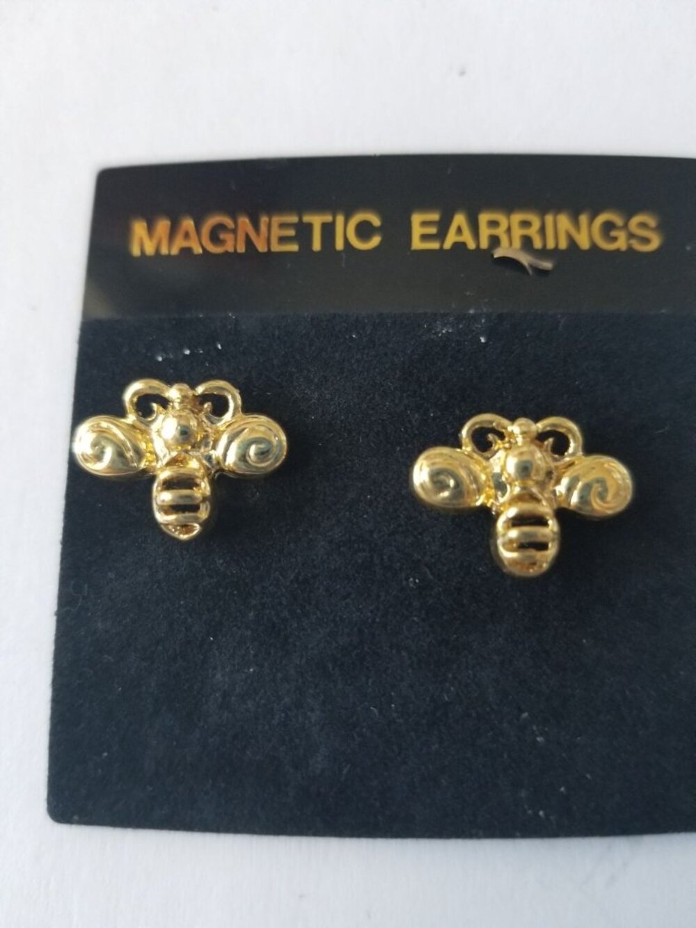 Costume Jewelry Earrings Magnetic Bees Gold Color 1" x 1"